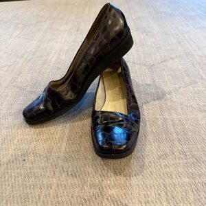 Salvatore Ferragamo Chic Brown Embossed Crocodile Pattern Women's Loafers 7.5